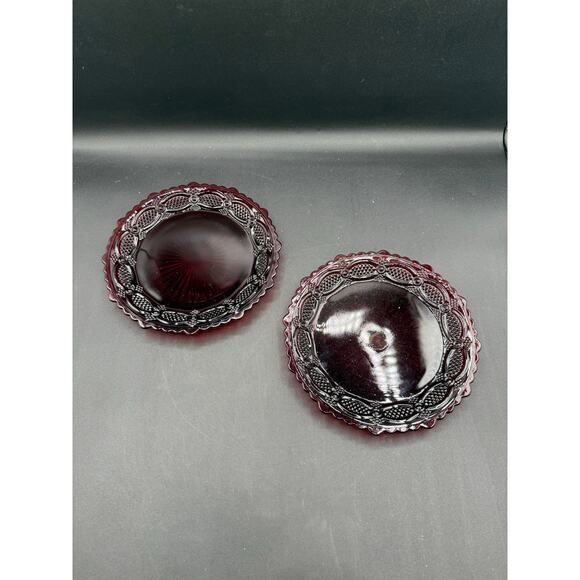 Set Of 2 Avon Ruby Red Glass Cape Cod Dessert Plates - Original Box - Picture 3 of 8